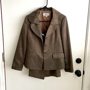 Professional blazer and skirt set, shiny bronze.